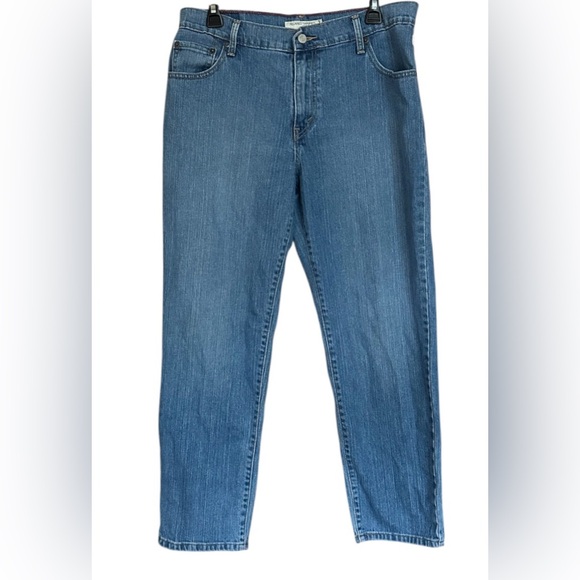 Vintage 90s Women’s Levi's 550 Relaxed Tapered Fit Jeans - Light Wash. Size 12. - Picture 1 of 5